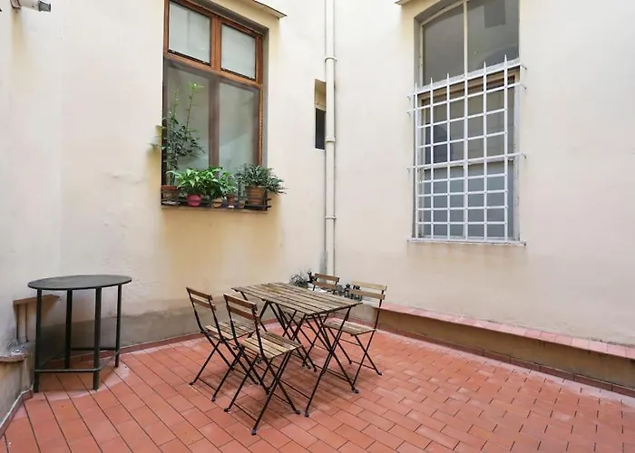 Belle Donne Historical Apartment - City Center